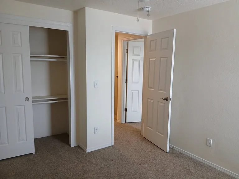 2807 Laurel Way — Photo 9