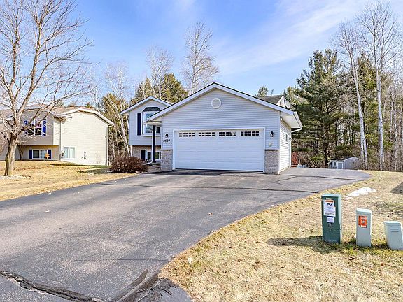 3rd image of 2507 POINTE ROAD