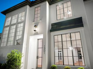 1301 Chantilly Ln, Houston, TX 77018