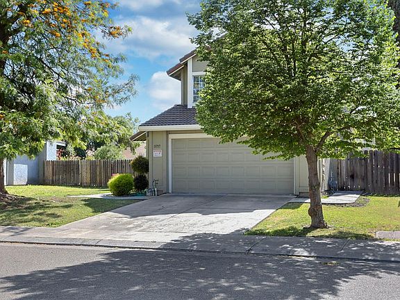 2nd image of 5717 Tevlin Ln