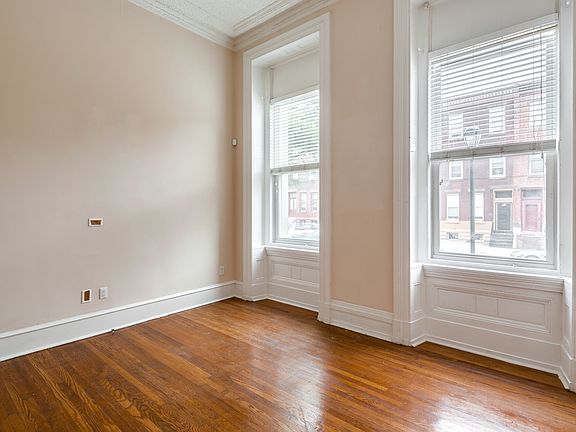 5th image of 3017 W Girard Ave