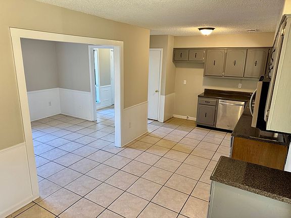 5th image of 7141 Oak Forest Dr