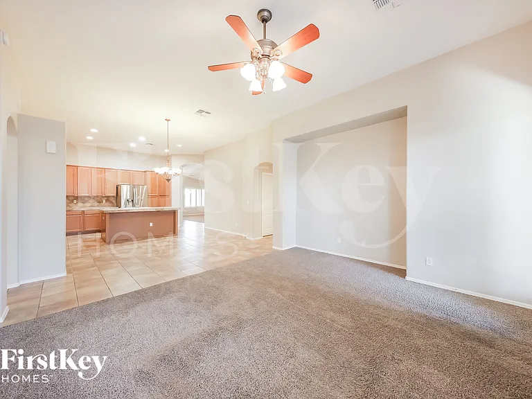 7834 W Robin Ln — Photo 7