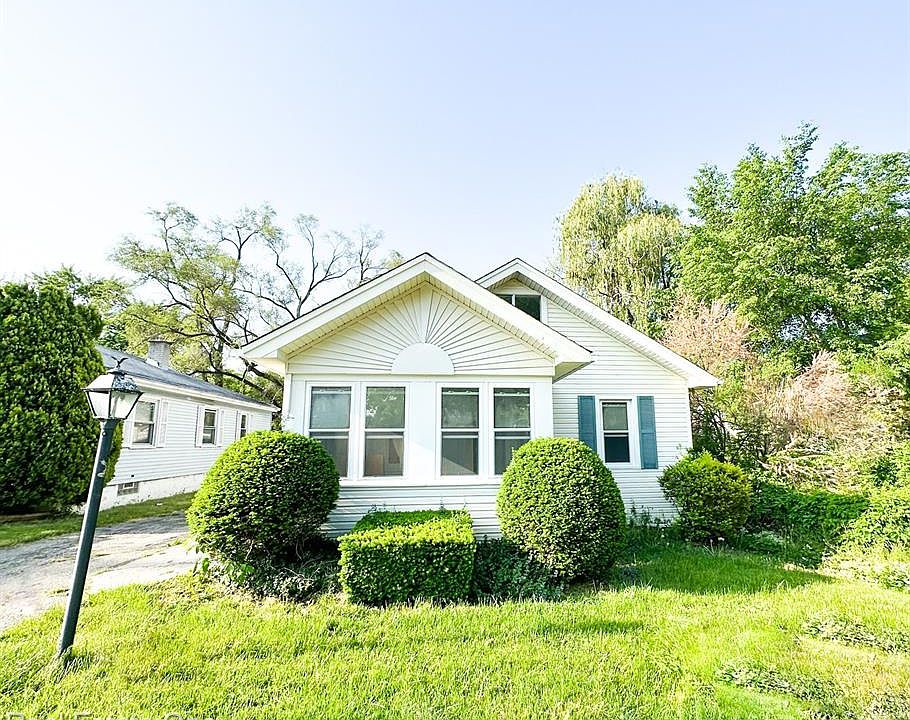 53 Massoit St, Clawson, MI 48017 MLS 20230036910 Zillow