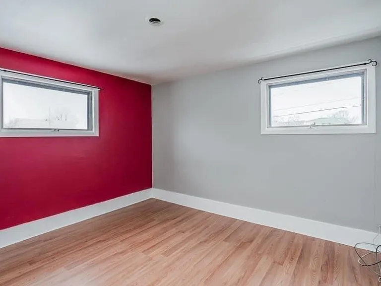 637 Coffeen St — Photo 23