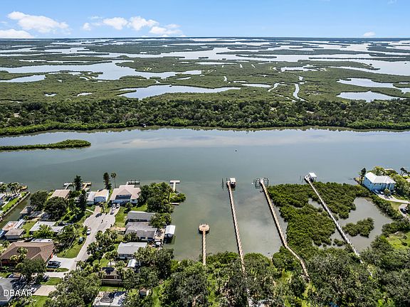 3rd image of 132 Fishermans Cove Dr