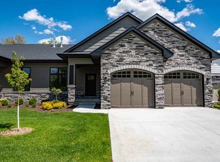 403 Majestic Ridge Cir, Coralville, IA