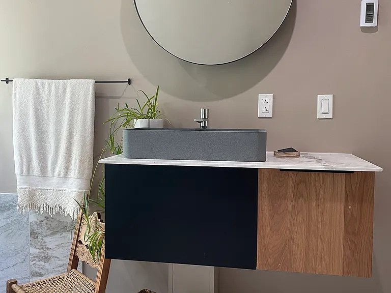 2 nd floor Bathroom