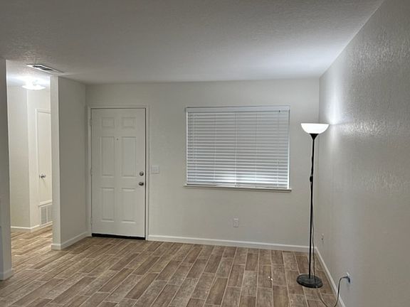 3rd image of 9133 Newhall Dr APT 63