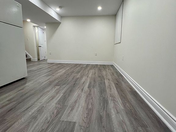 3rd image of 28 Skelton Blvd