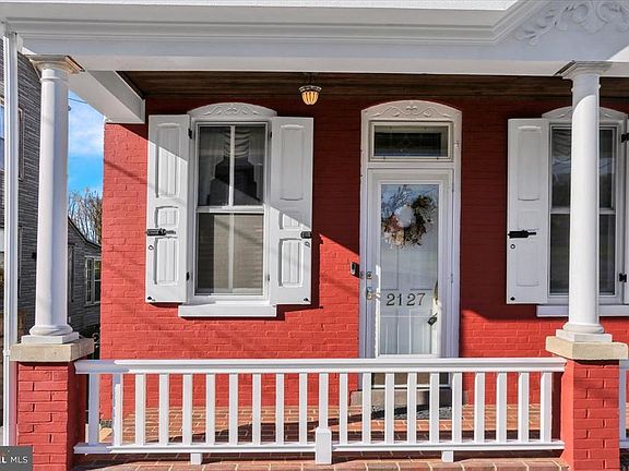 4th image of 2127 Main St