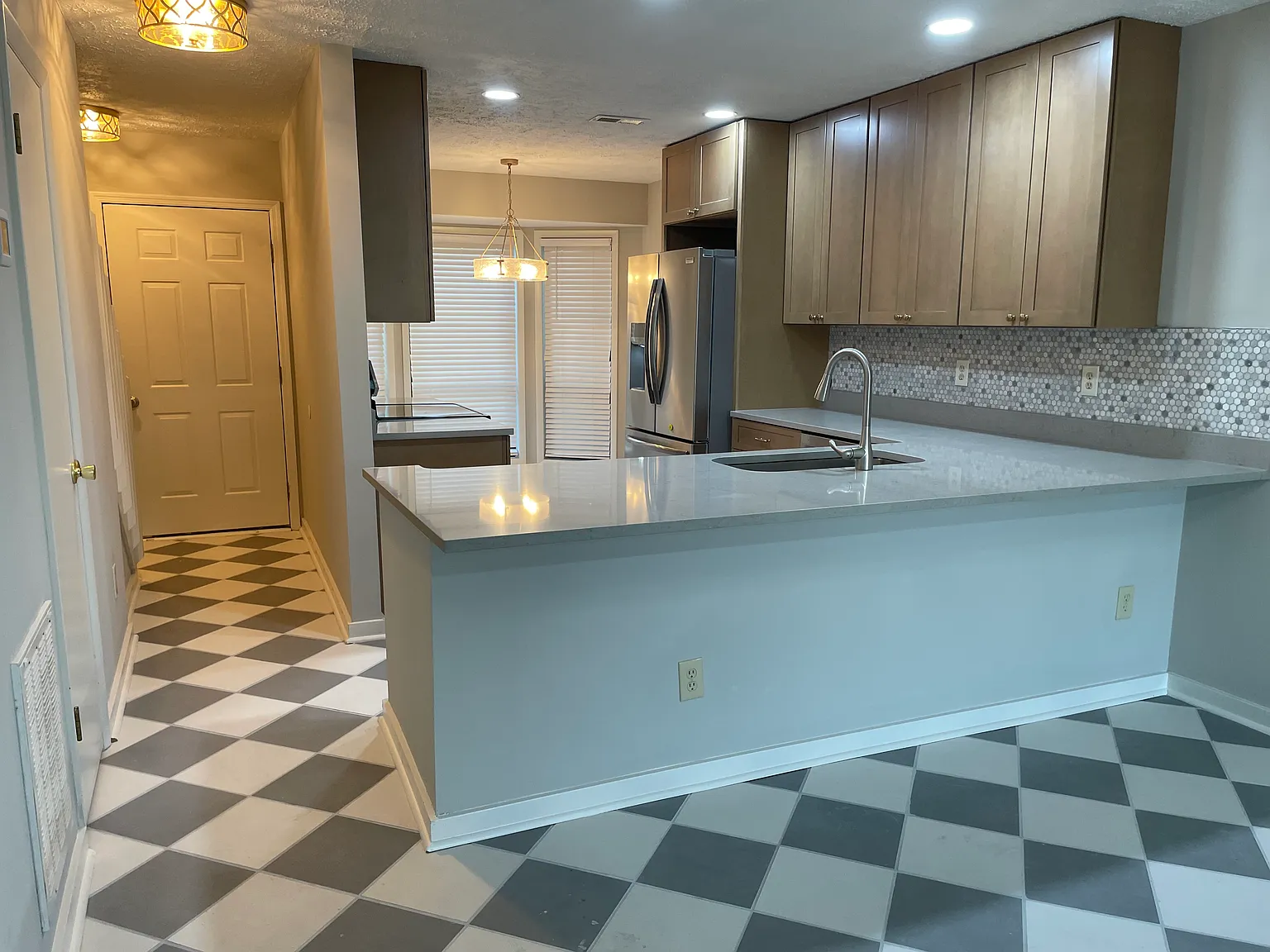 2 bed, 2.5 bath, 1187 sqft, $1,600 — Photo 2