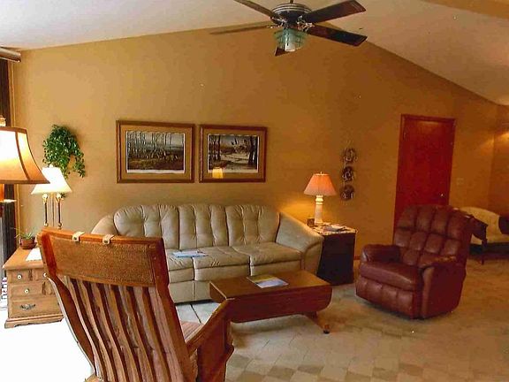 3rd image of 509 6th Ave W APT 212
