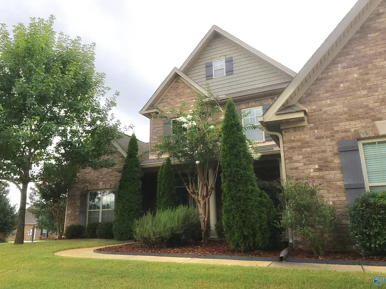 101 Mill Ridge Dr — Photo 2