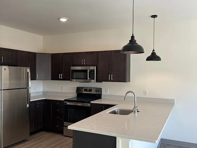 The Leo at the Hub Apartments — Photo 45