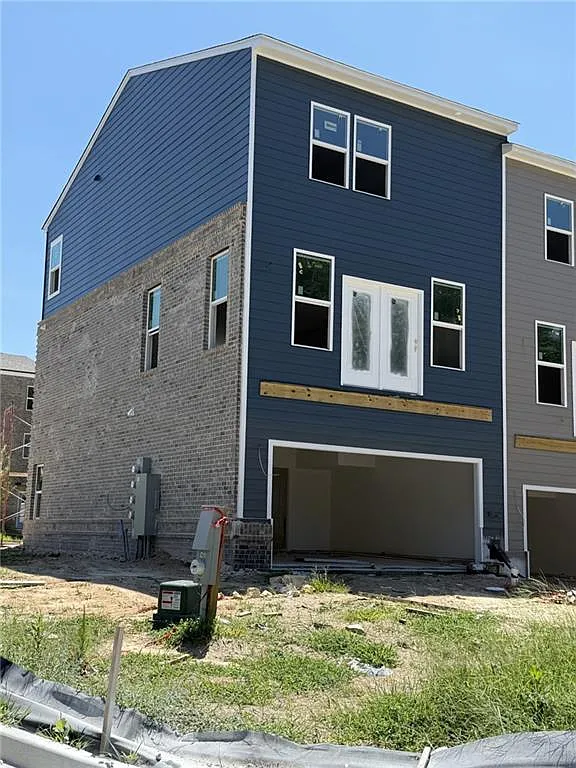 3 bed, 3.5 bath, 2000 sqft, $2,500 — Photo 1