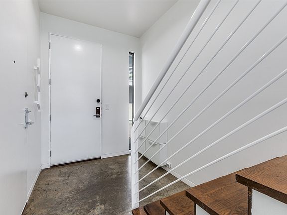 5th image of 2319 Rusk Ct