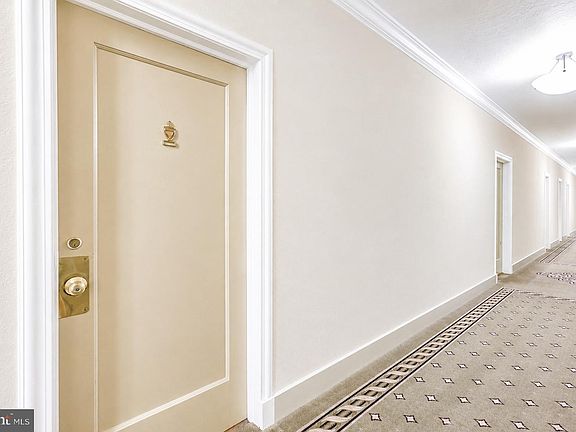 4th image of 2032 Belmont Rd N #234