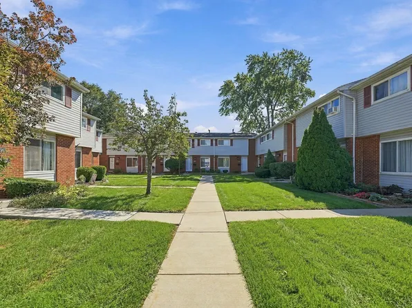 27908 Eastwick Square Rd, Roseville, MI 48066