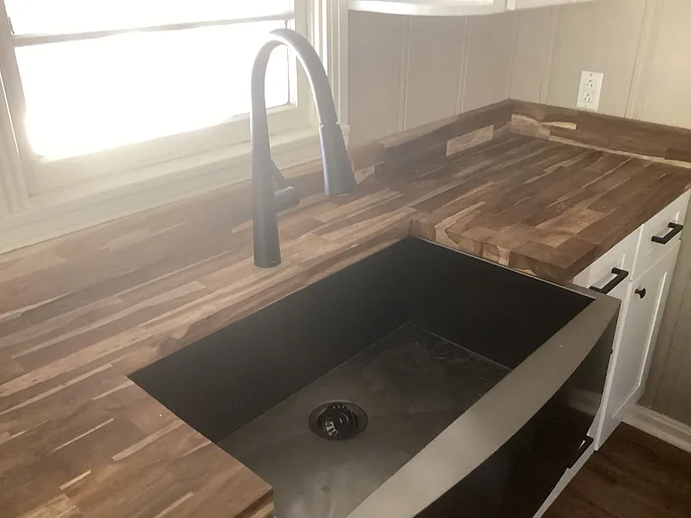 1425 Ewing Ave — Photo 5