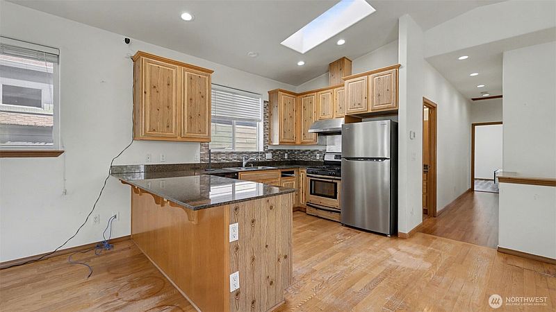 3rd image of 5316 31st Avenue S