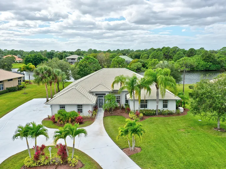 8028 Plantation Lakes Dr — Photo 54