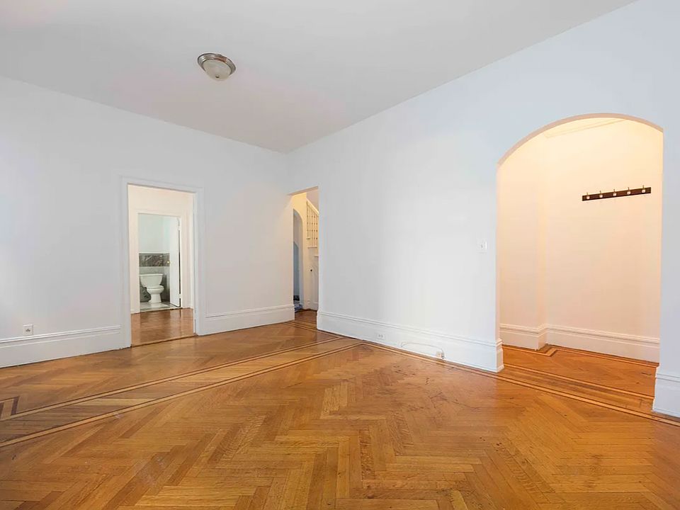 1st image of 145 E 35th St APT 3re