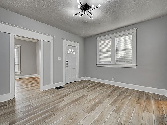 2nd image of 812 Parkway Ave #812