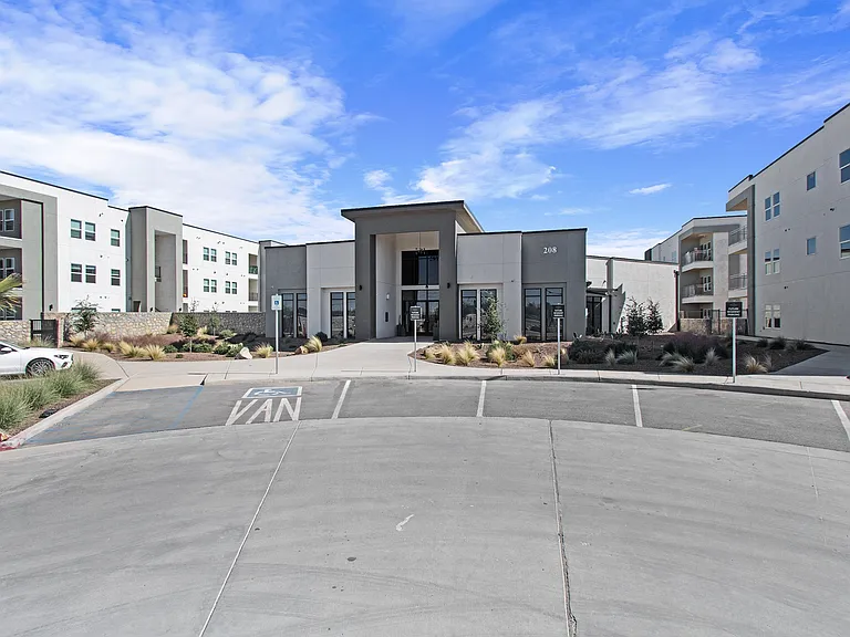 Desert Commons West — Photo 9