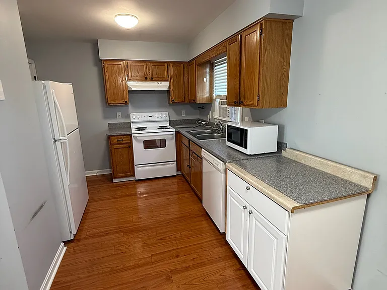 3 Courtland St — Photo 4