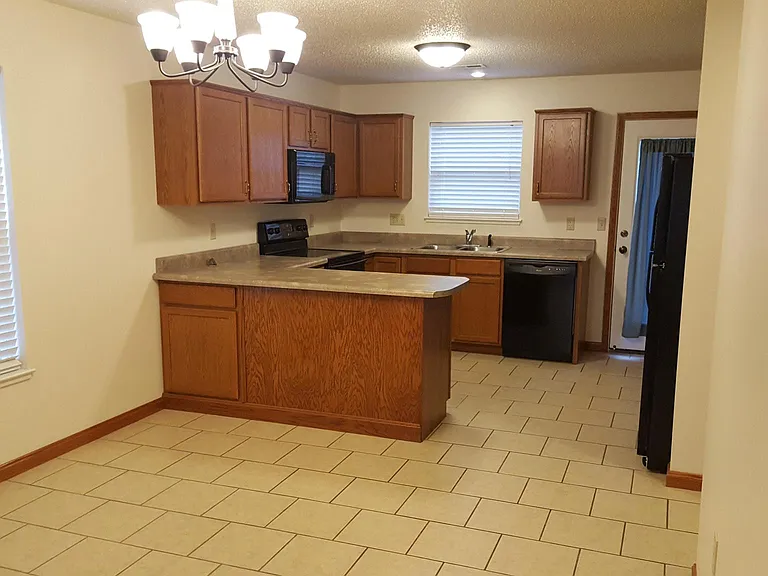 529 Rumbach Ave #529 — Photo 5