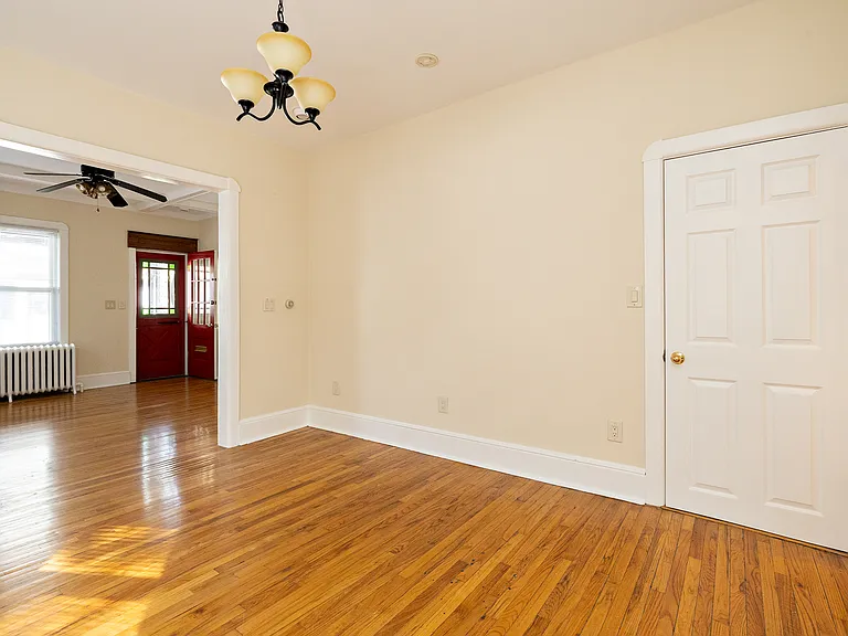 3 Lee Ave — Photo 8