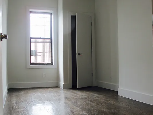 Rented by EXR | media 5