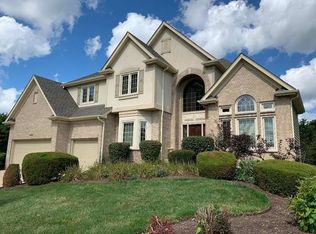 2360 Sutton Ln, Aurora, IL 60502