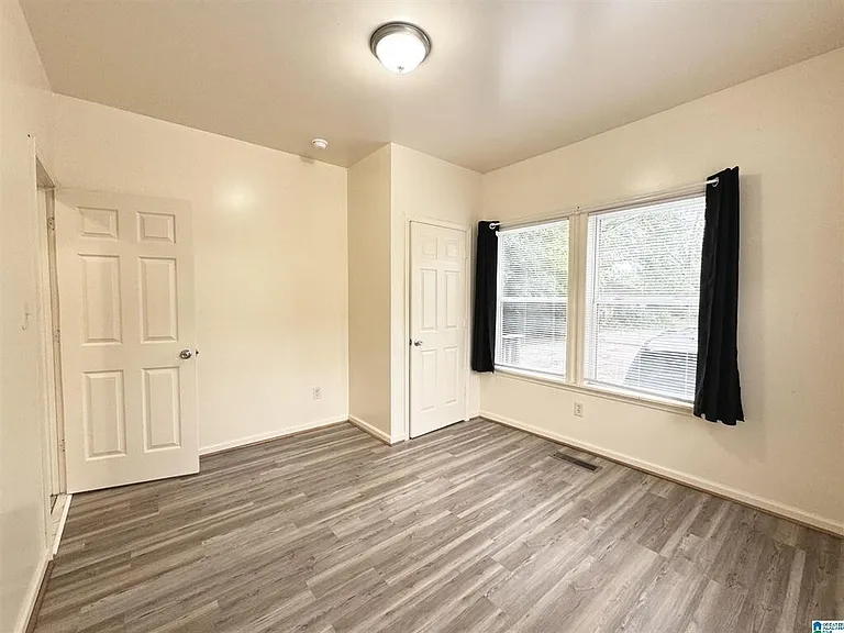 737 40th Pl #A — Photo 24