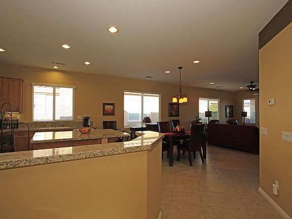 4th image of 82294 Dreyfuss Ct