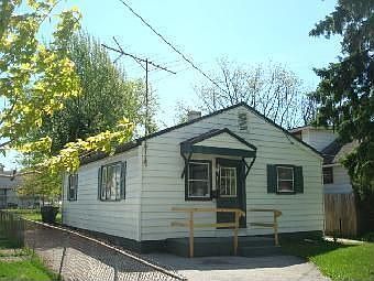 1st image of 919 Yeoman St