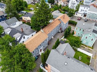 8 Saunders St, Salem, MA 01970