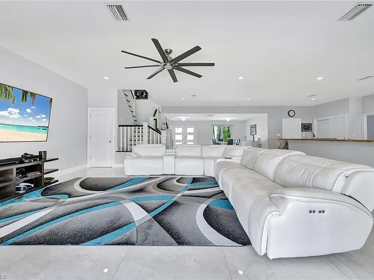 6448 Griffin Blvd — Photo 8