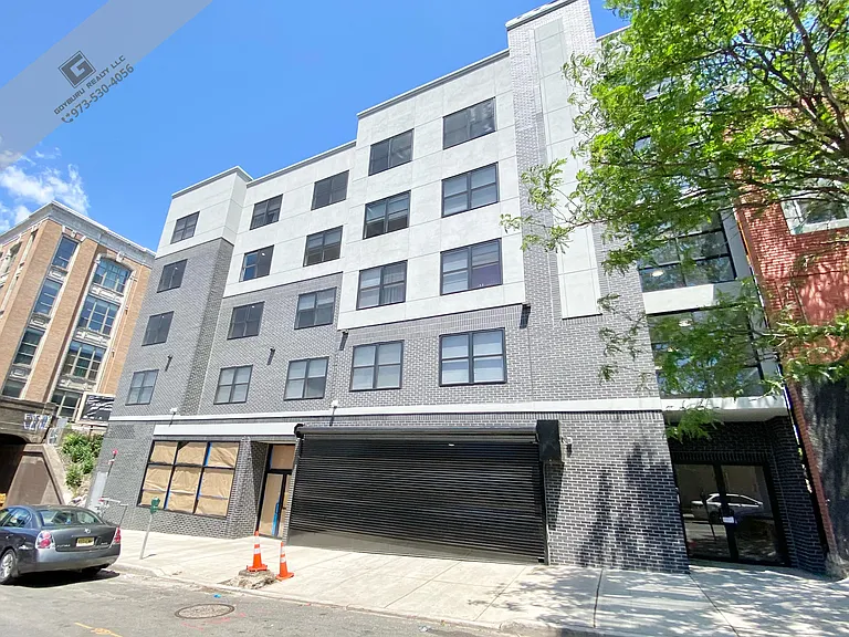 185-189 Broadway Ave #206 — Photo 1