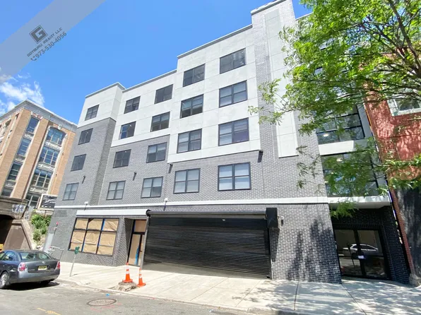 185-189 Broadway Ave #206, Paterson, NJ 07514