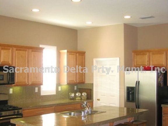 5th image of 5418 Mandel St