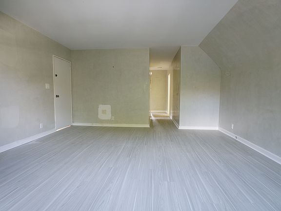 3rd image of 203-12 42nd Ave Floor 2