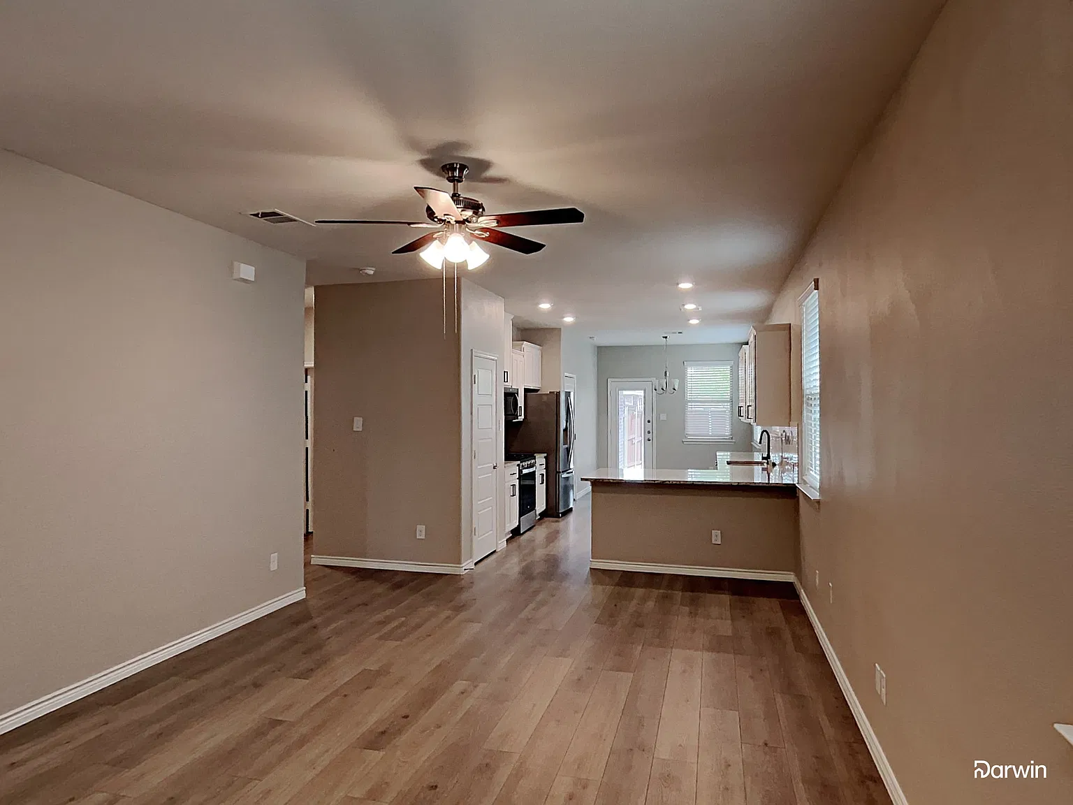 3 bed, 2.0 bath, 1523 sqft, $2,295 — Photo 4