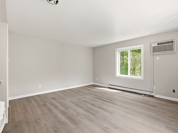 3rd image of 720 E Saint Paul Ave APT 4
