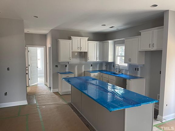 4th image of 62 Shadybrook Dr