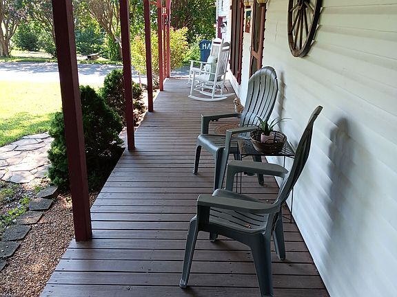 4th image of 575 Turner Rd
