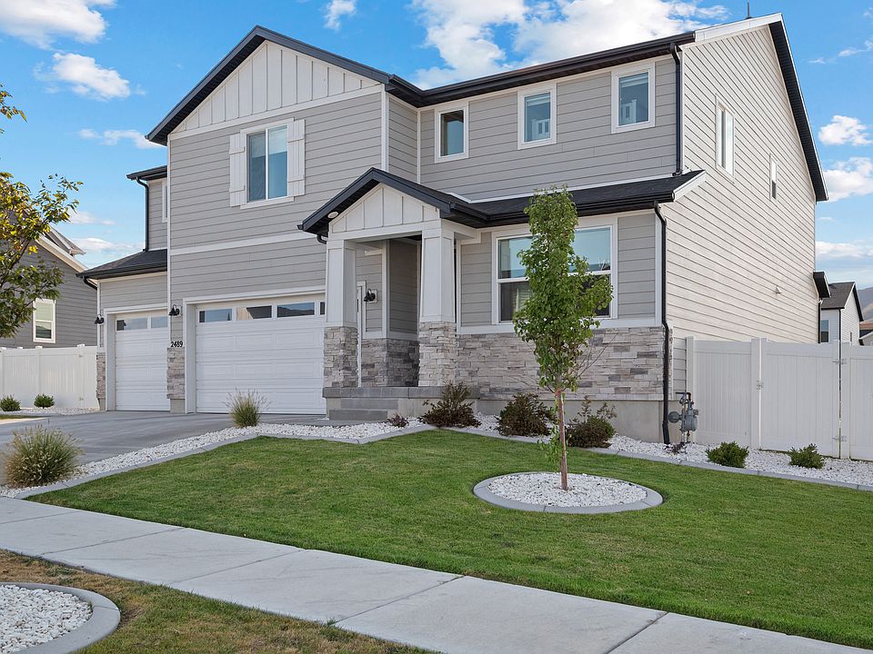1st image of 2489 N Paintbrush Dr