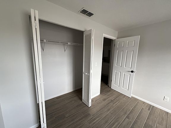 5th image of 2307 K Ville Ave