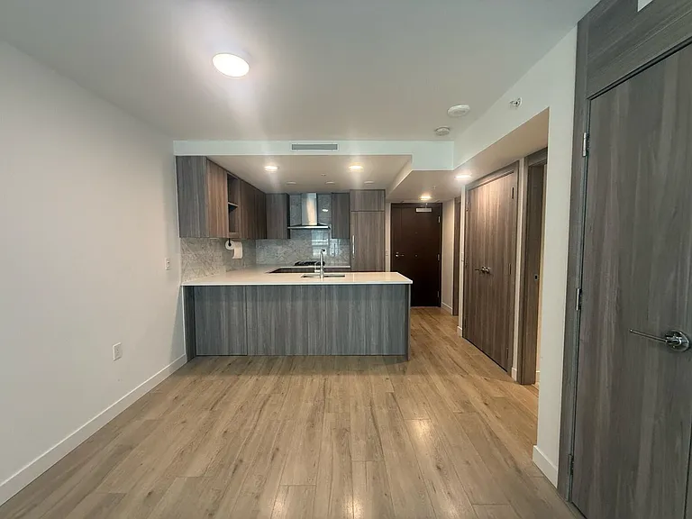455 SW Marine Dr #509 — Photo 6